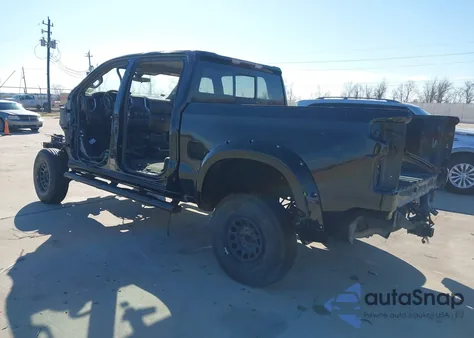 2021 Chevrolet Silverado 1500 4Wd Short Bed Lt Trail Boss z USA, uszkodzony, nr VIN 3GCPYFEL2MG132028